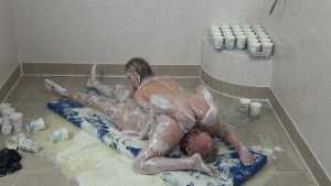 kay-and-gary-gunge-in-gym-mess_12.jpg