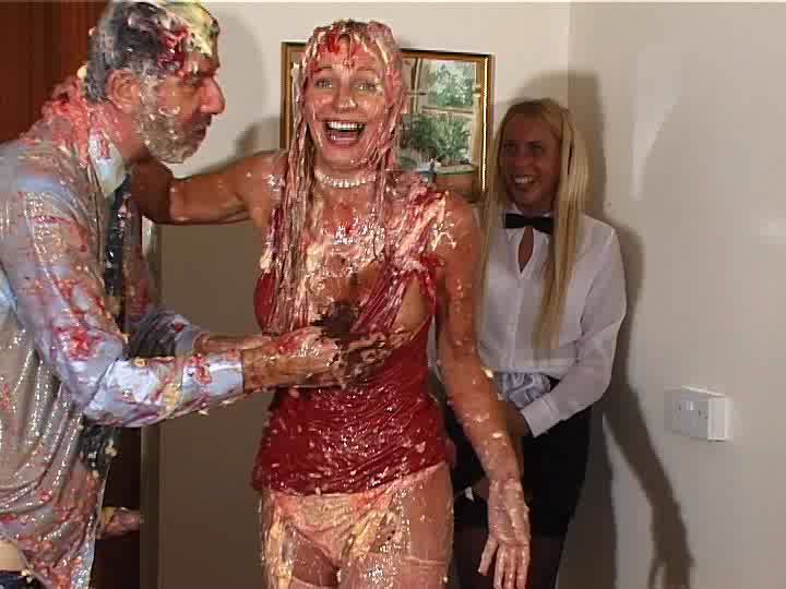 sue-first-messy-sex--xxx-movie_main.jpg