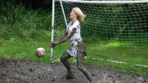 the-muddiest-goalkeeper-of-them-all-hd_1